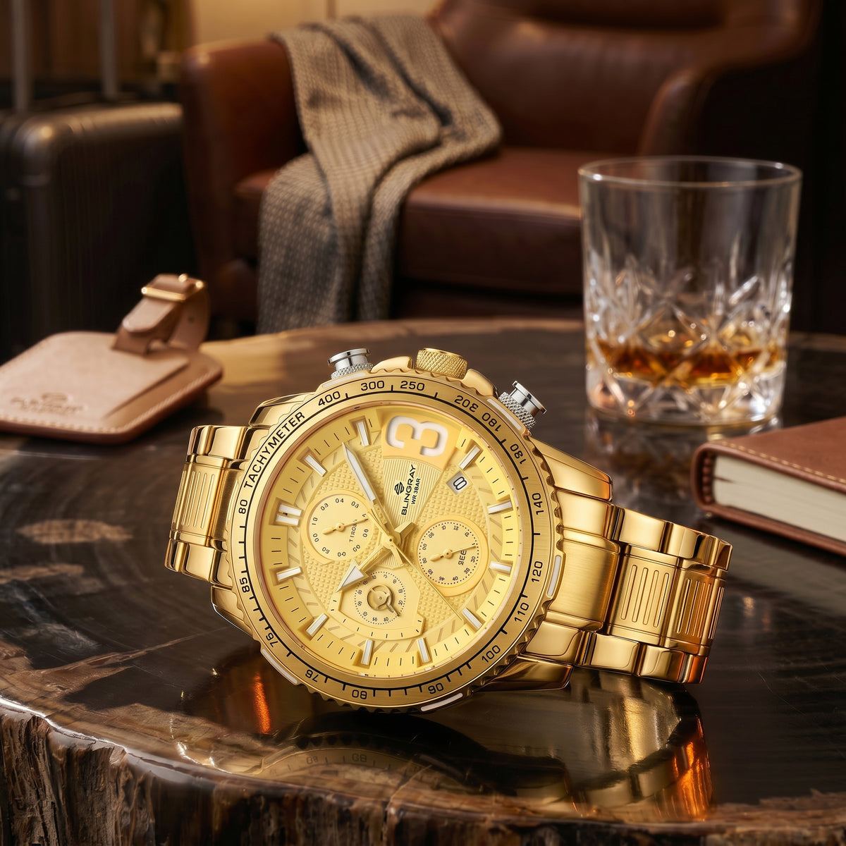 Detailaufnahme der Alltrack Pioneer Gold Uhr
