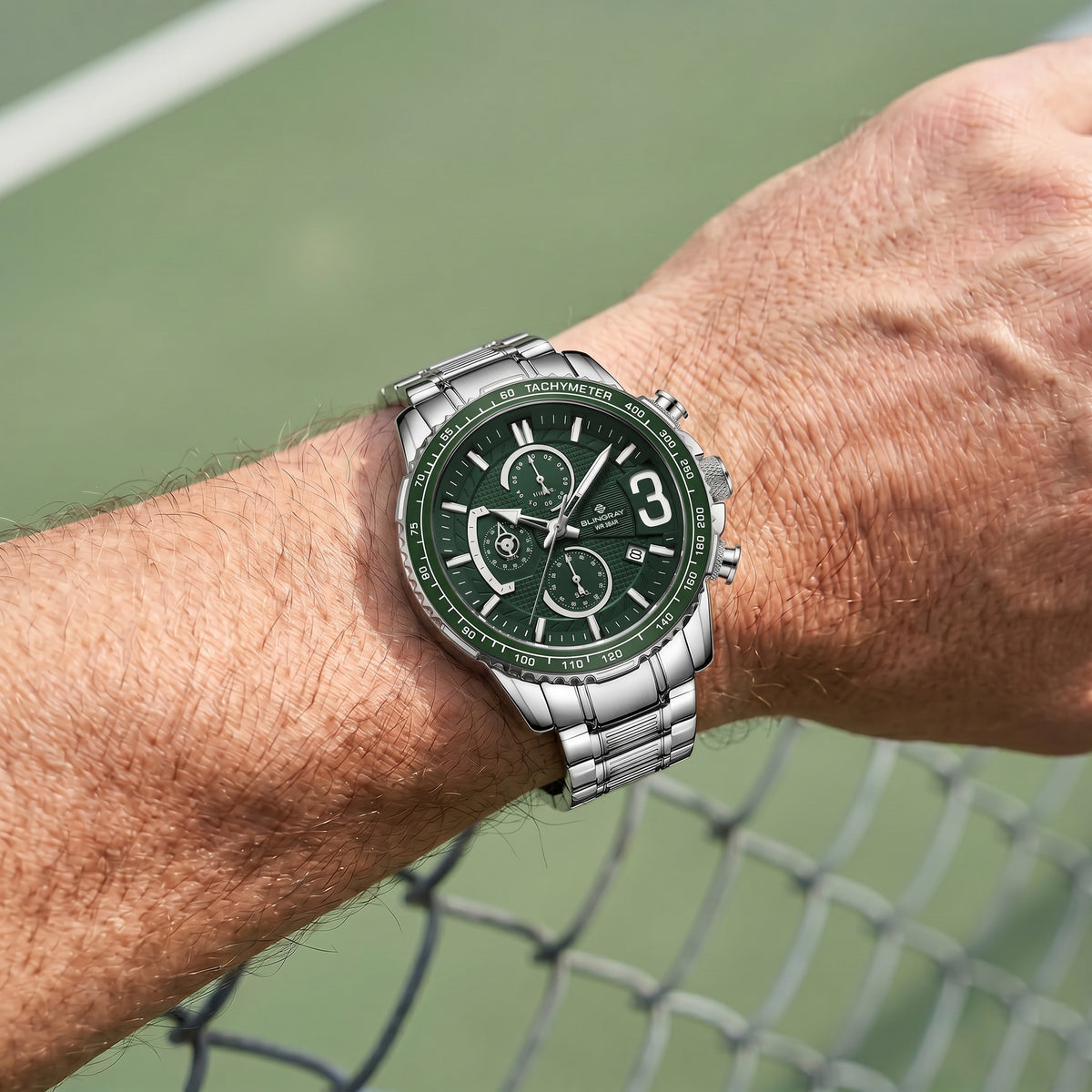 Silberne Alltrack Pioneer Uhr mit grünem Zifferblatt

