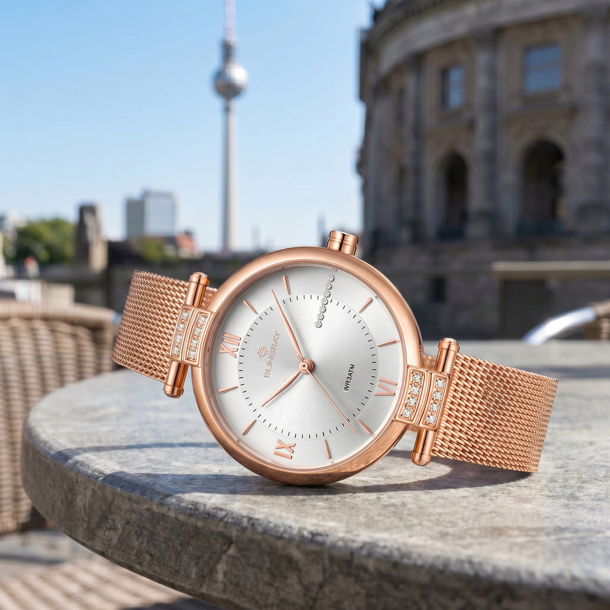 Detailaufnahme der Material Swirl Roségold Damenuhr
